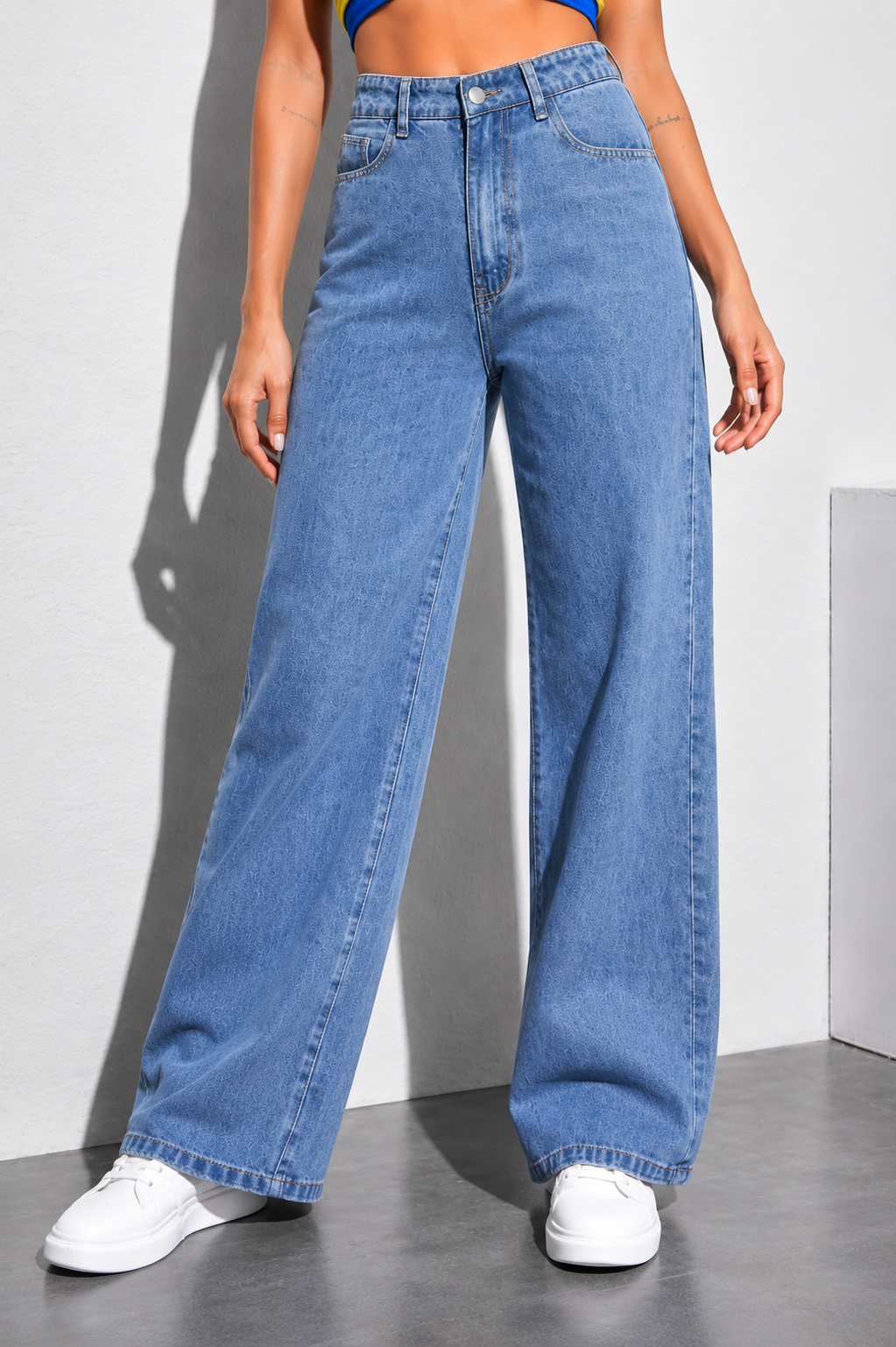 LOOSE FIT LIGHT BLUE JEANS FOR GIRLS AND WOMEN